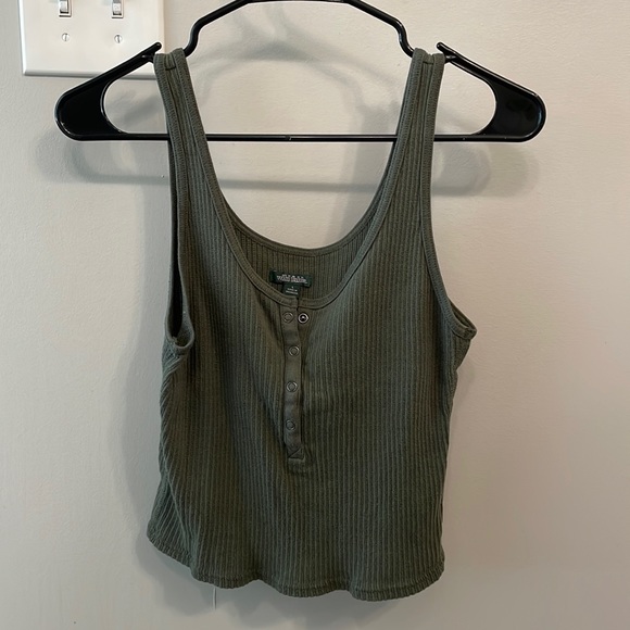 basic crop tank - Picture 1 of 2